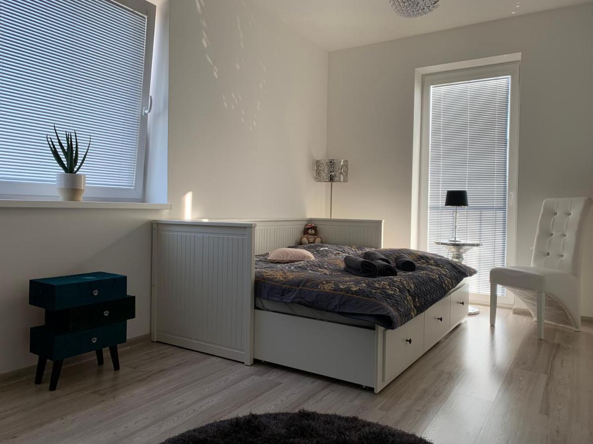 דירות Rovinka Modern 2 Bed House Near Bratislava With Parking מראה חיצוני תמונה